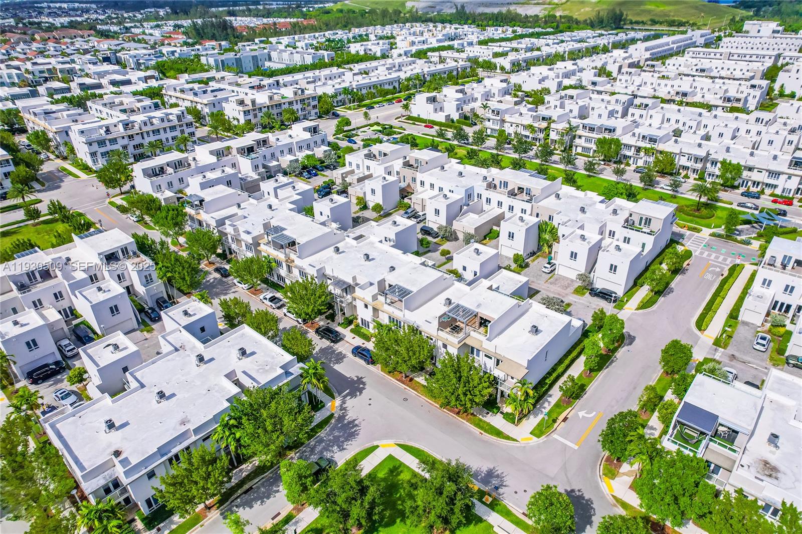 LANDMARK AT DORAL CENTRAL - Residential Lease