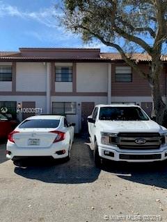 UNIVERSITY MAPLEWOOD TOWNH - Residential Lease