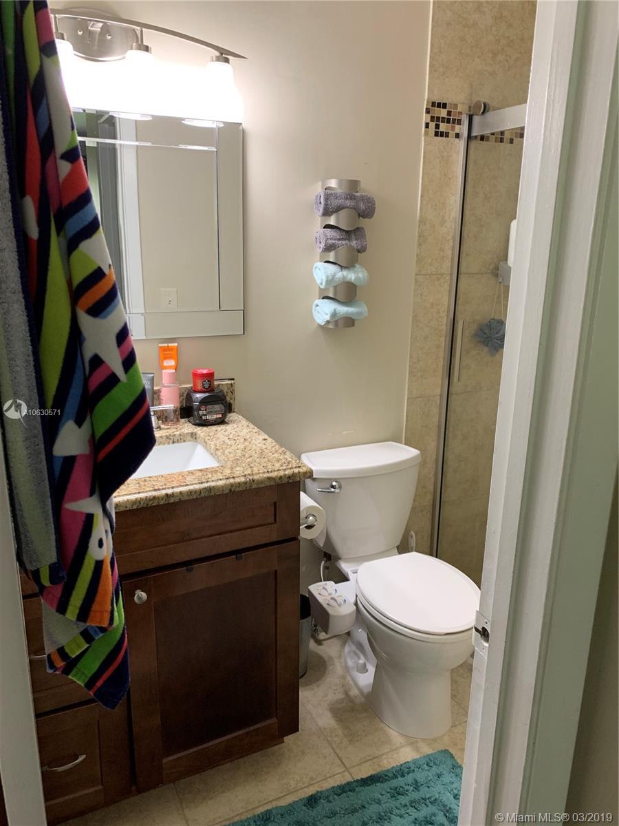 UNIVERSITY MAPLEWOOD TOWNH - Residential Lease