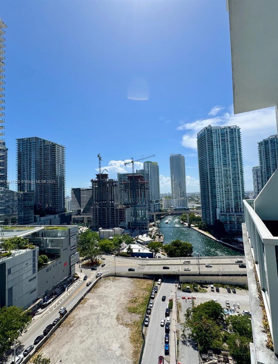 BRICKELL ON THE RIVER S T - Residential
