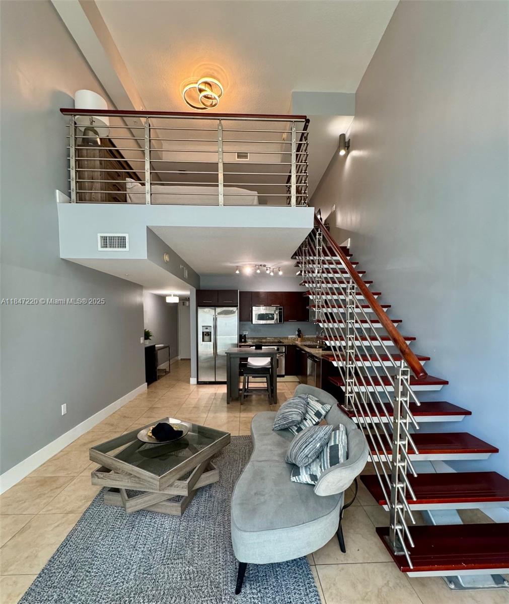 41 SE 5th St 1212