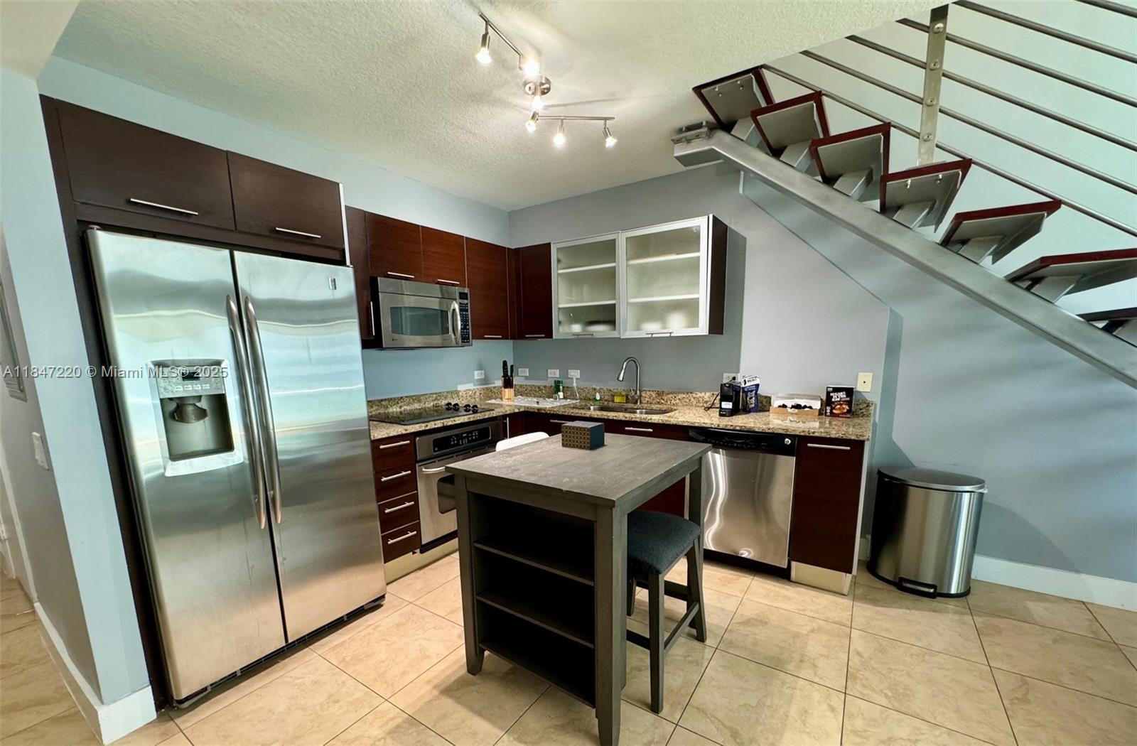 BRICKELL ON THE RIVER S T - Residential