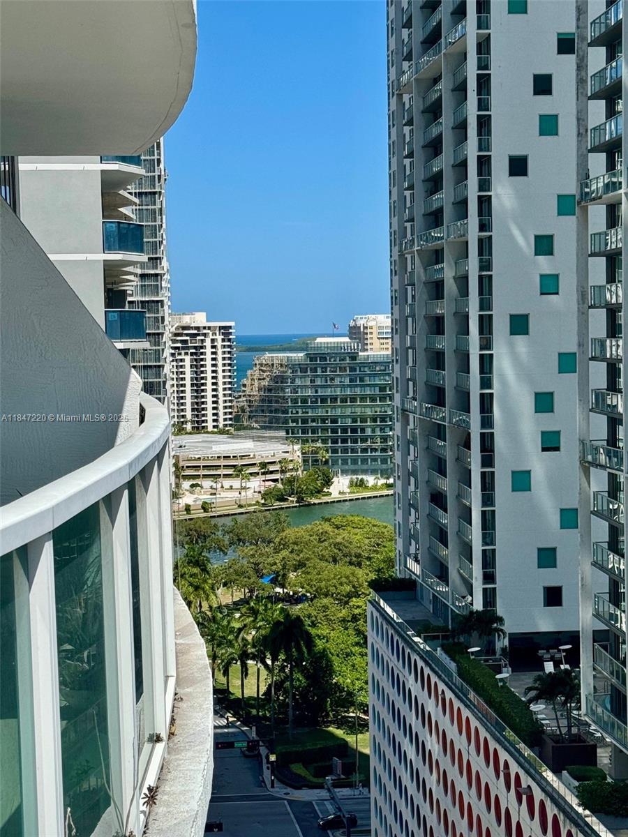 BRICKELL ON THE RIVER S T - Residential