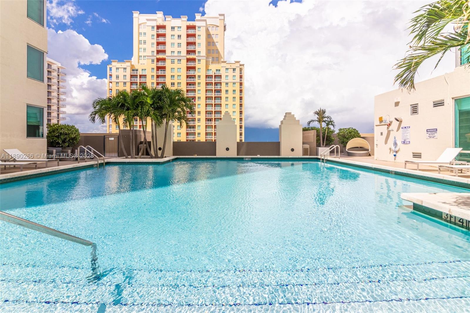 METROPOLIS I AT DADELAND - Residential