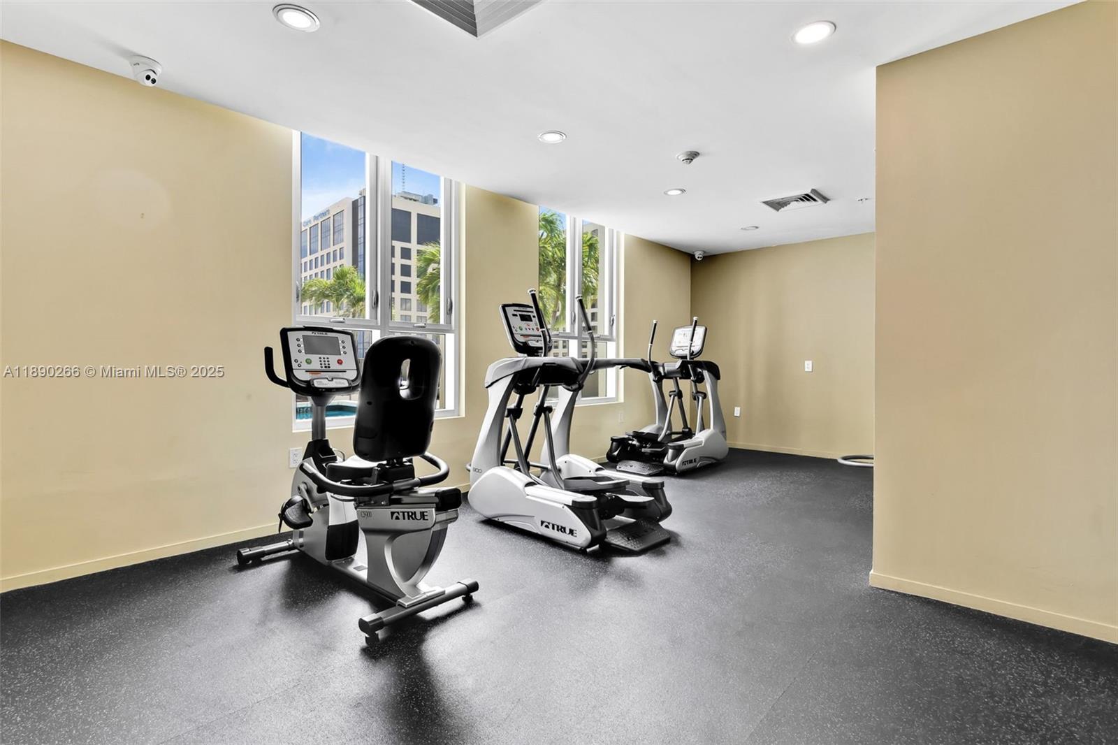 METROPOLIS I AT DADELAND - Residential