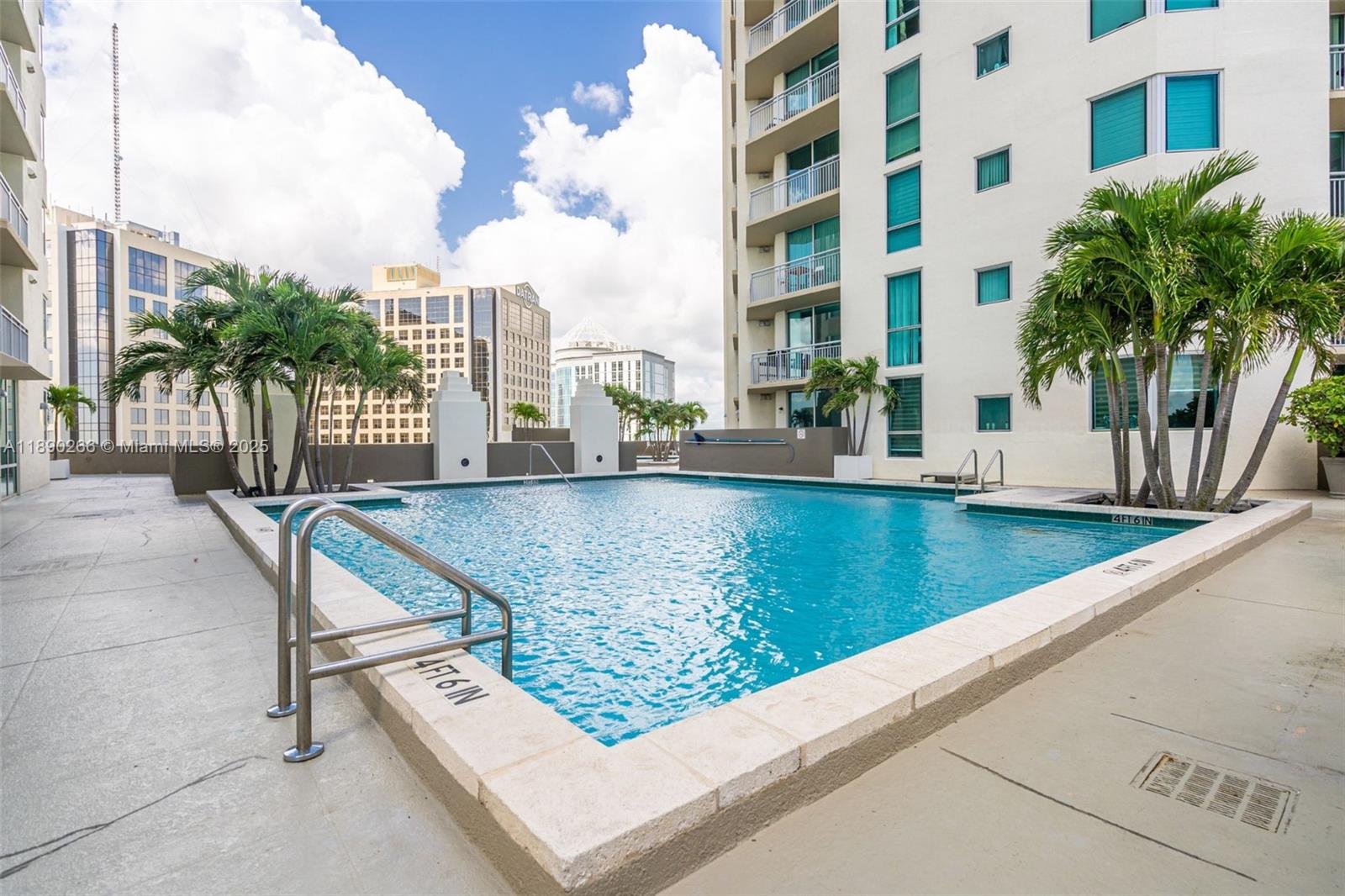 METROPOLIS I AT DADELAND - Residential