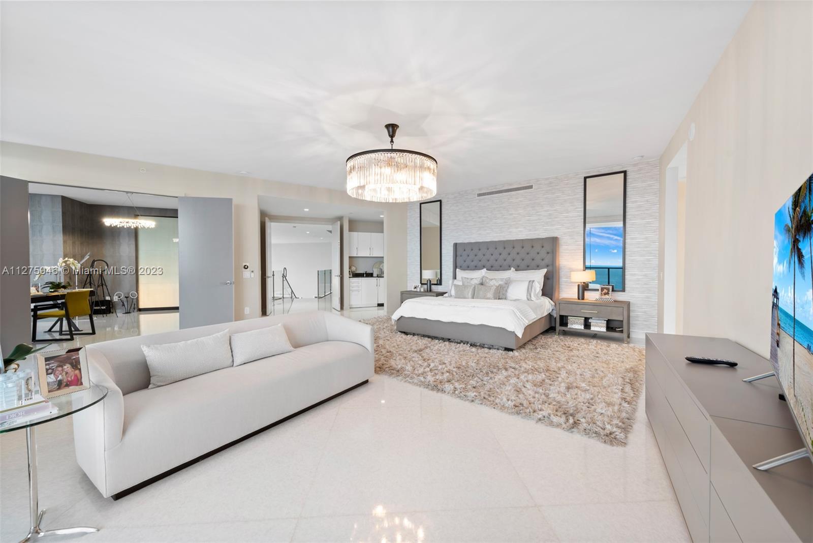 PORSCHE DESIGN TOWER - Residential