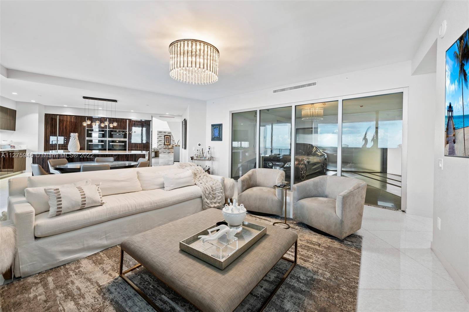 PORSCHE DESIGN TOWER - Residential