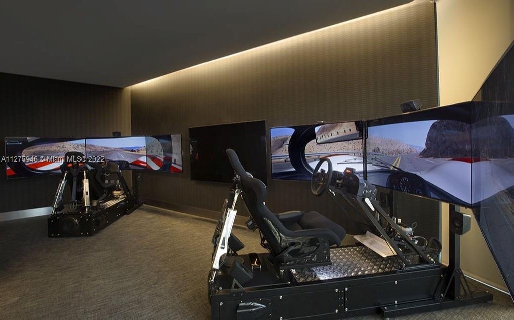 PORSCHE DESIGN TOWER - Residential