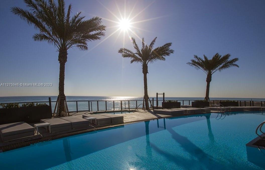 PORSCHE DESIGN TOWER - Residential