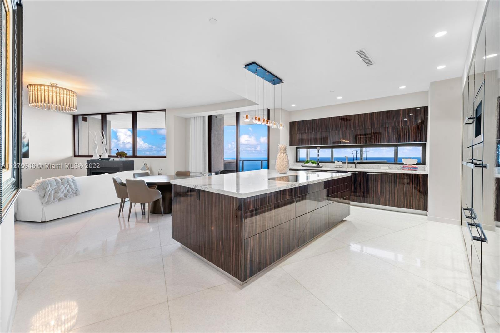 PORSCHE DESIGN TOWER - Residential