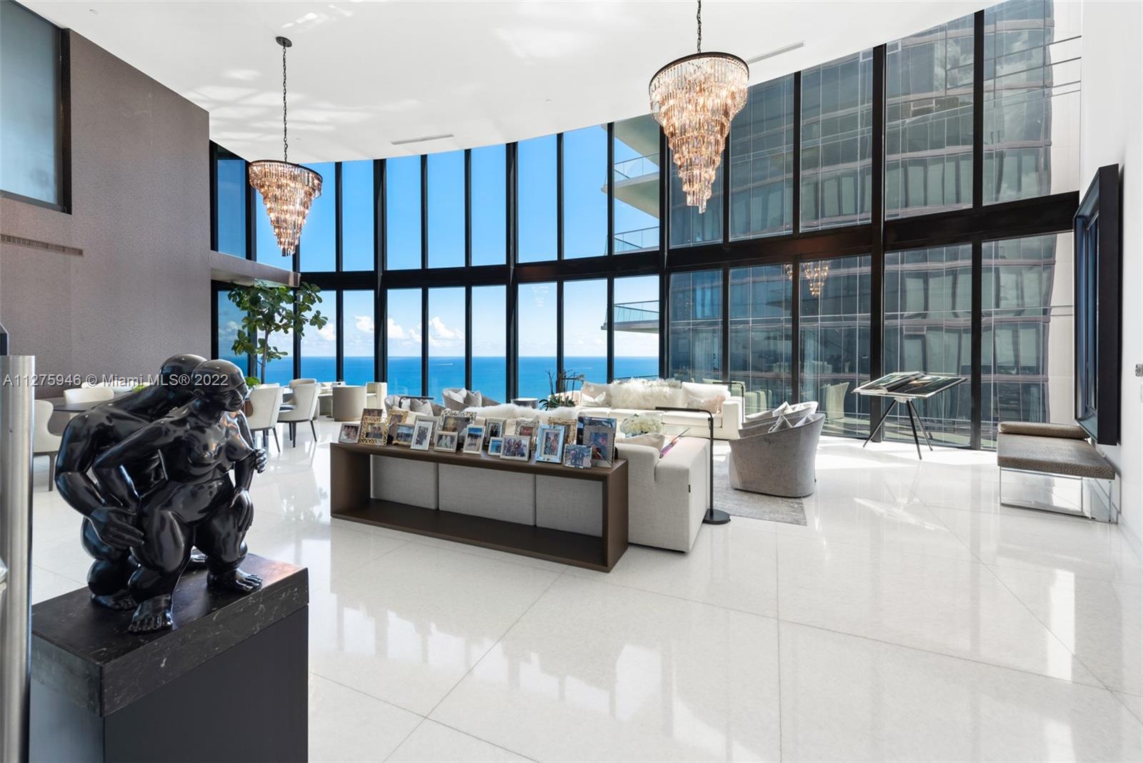 PORSCHE DESIGN TOWER - Residential