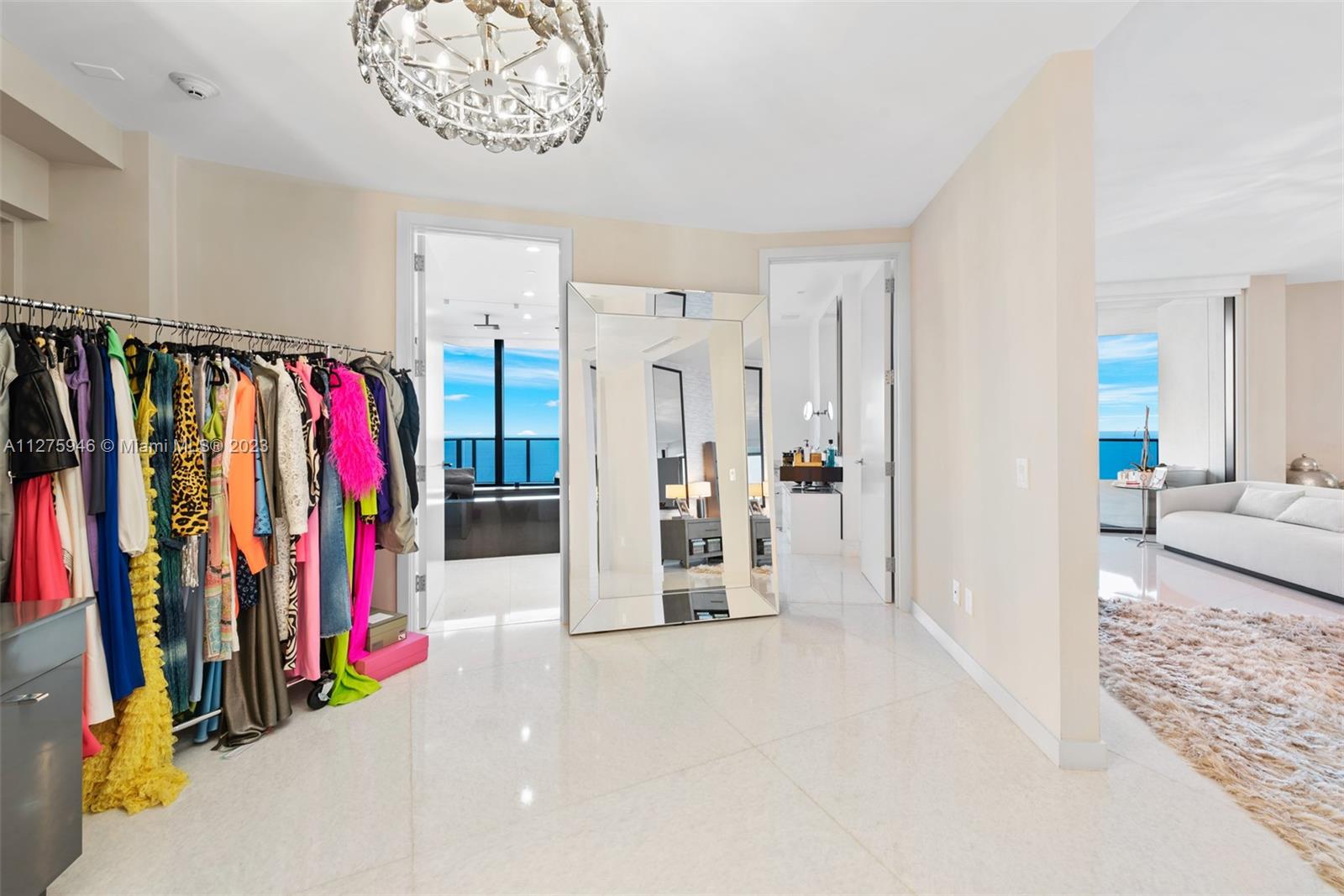 PORSCHE DESIGN TOWER - Residential