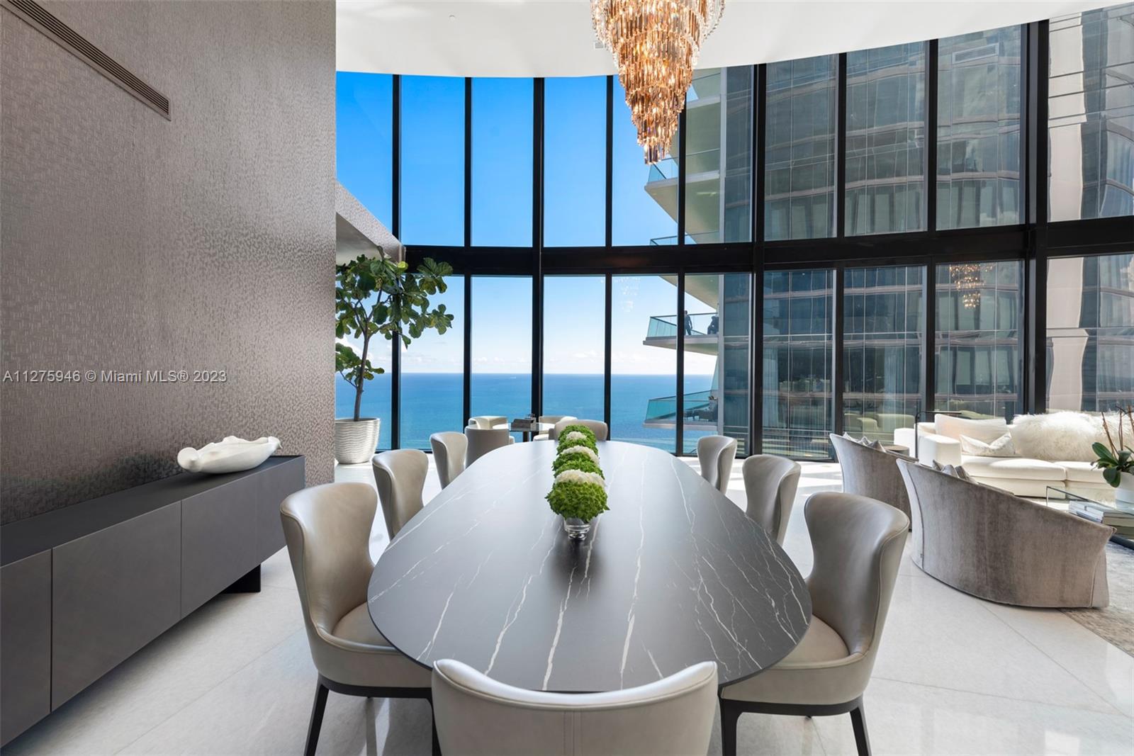 PORSCHE DESIGN TOWER - Residential