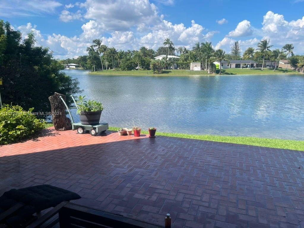 **SELLER FINANCING OPTION AVAILABLE** Welcome to your dream townhome in Kendall! This property boasts 3 spacious bedrooms, 2.5 baths. The living room with natural light offers panoramic views of the serene lake, creating a tranquil oasis right in your own home. Master suite with walk-in closet and ensuite bathroom. Two additional bedrooms perfect for guests, children, or a home office. With its prime location in Kendall, you'll have easy access to shopping, dining, parks, and top-rated schools. Schedule your visit using Showing Time. Please look in the attachment section for the most recent Annual Condo Budget and provide that to your Lender. This project is not HRAP/DELRAP approved in HUD so it would need to be done as a Single Unit Approval since the Budget meets FHA reserve requirement.