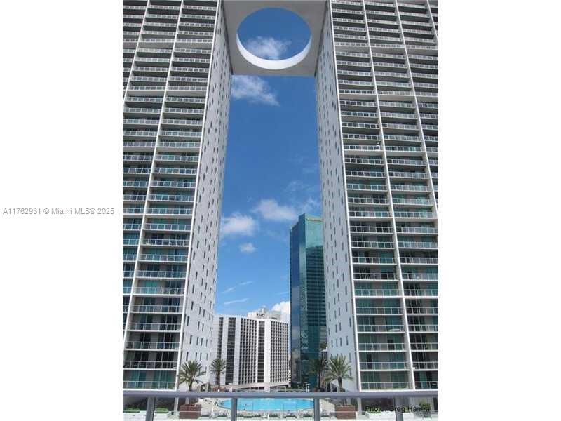 500 Brickell East Condo - Residential