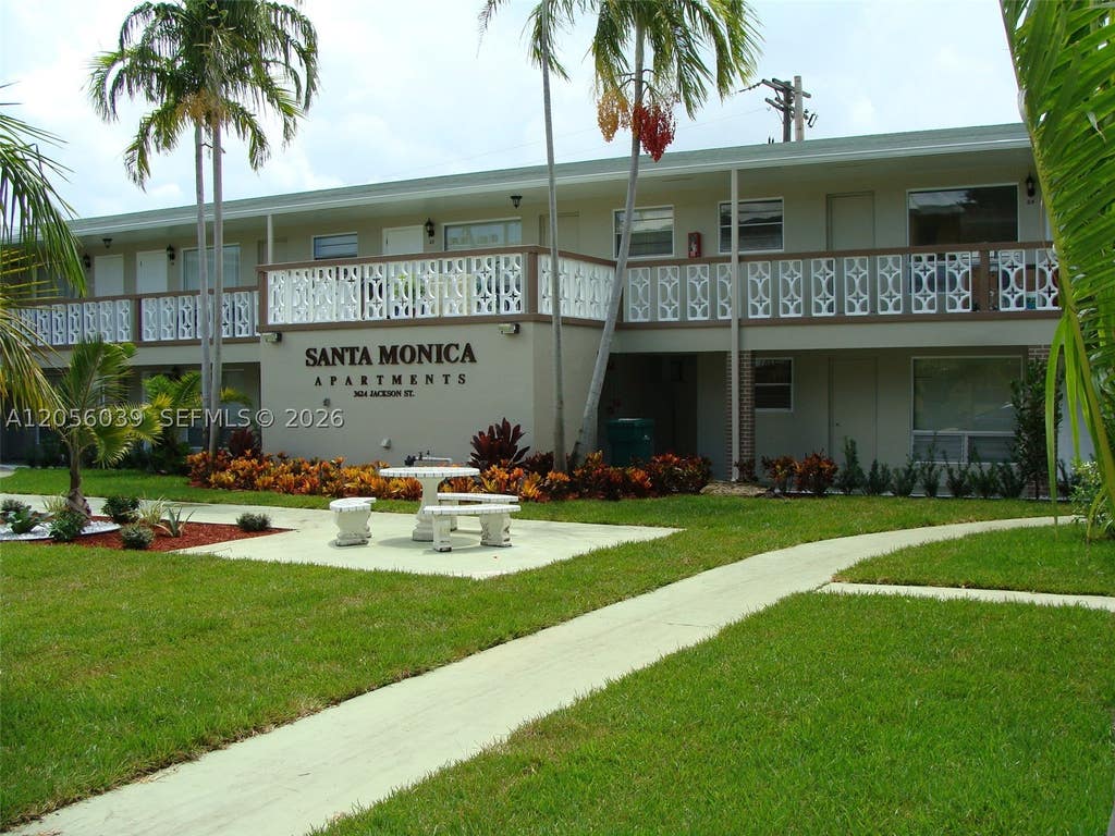 Photo of 3624 NE Jackson St #21, Hollywood, FL 33021 (MLS # A12056039)