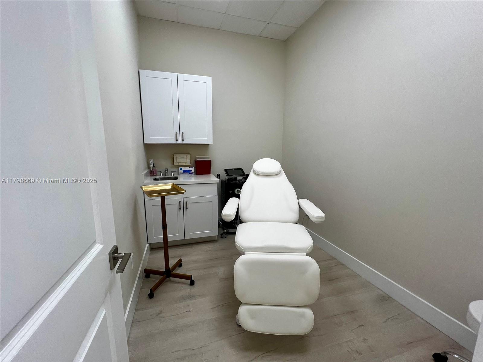 10531 S Dixie Hwy 10531