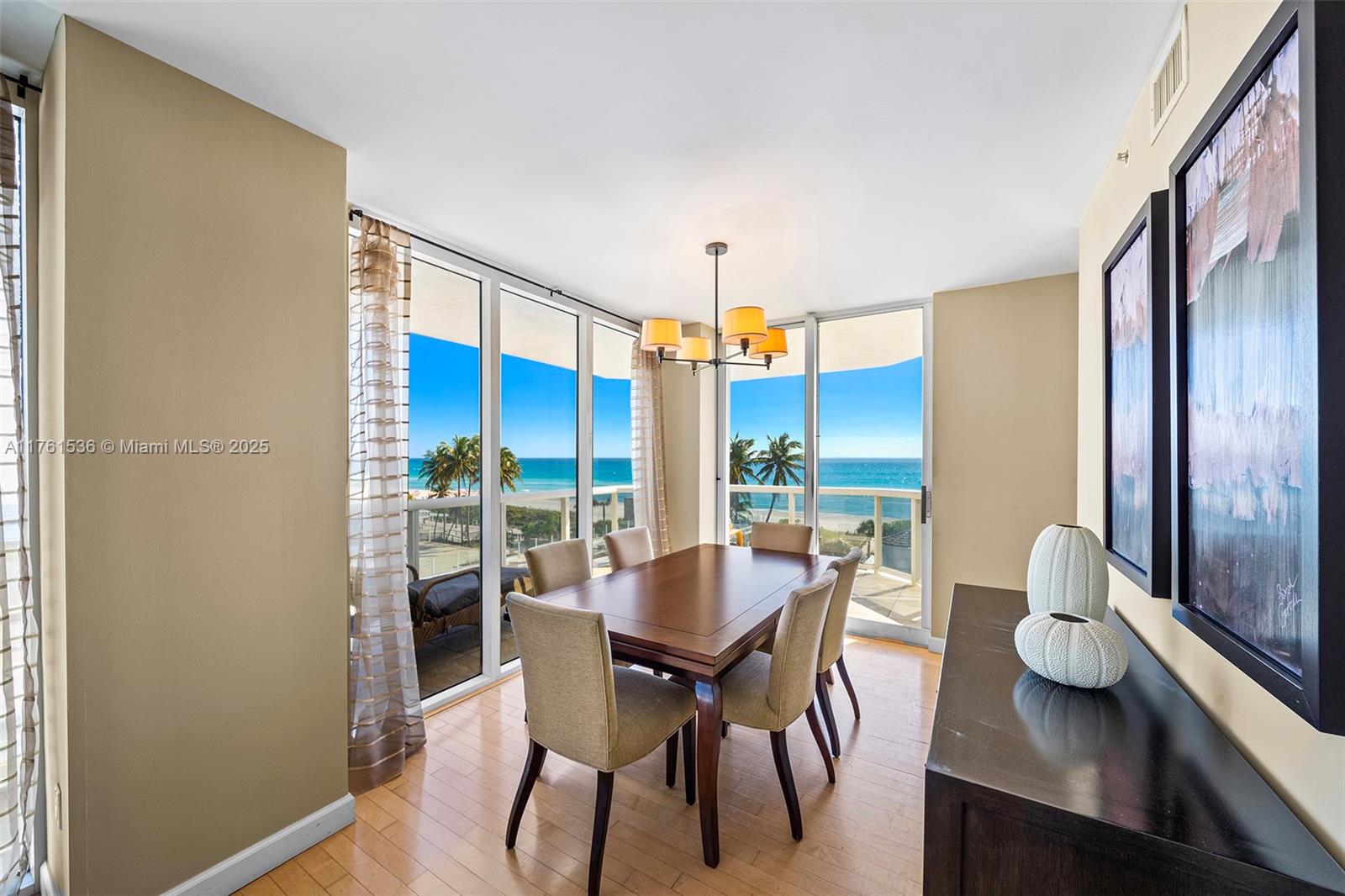 4779 Collins Ave 501