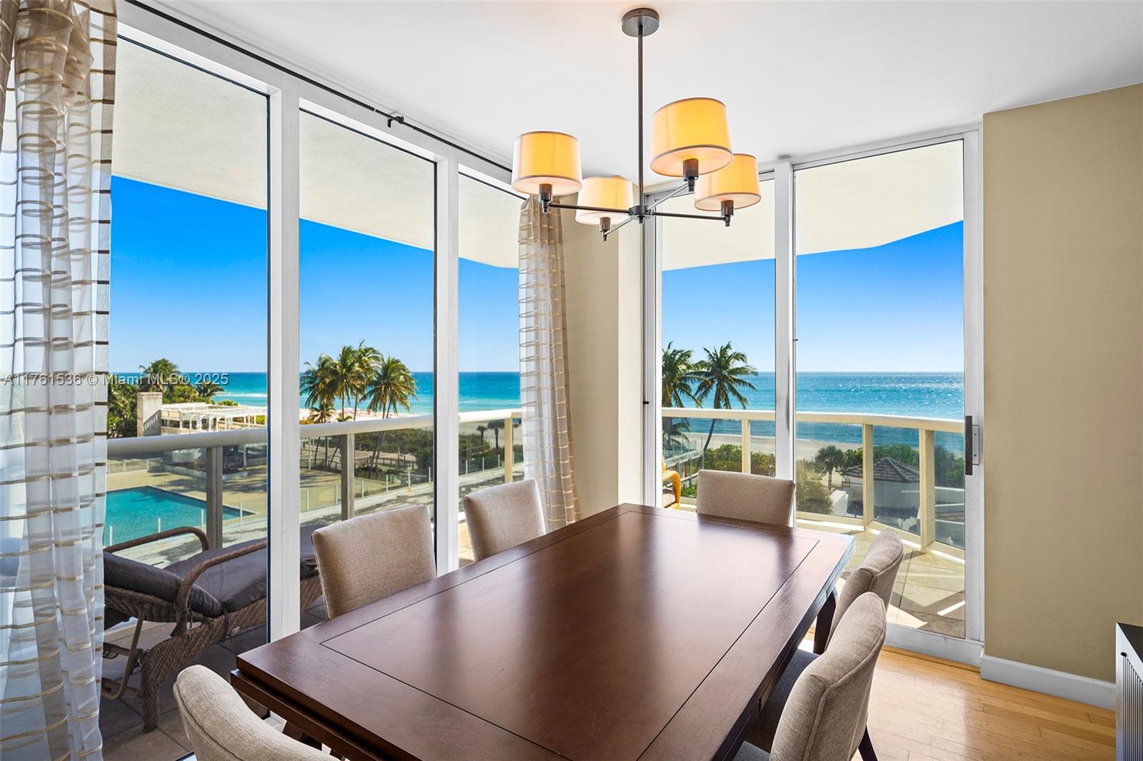 4779 Collins Ave 501