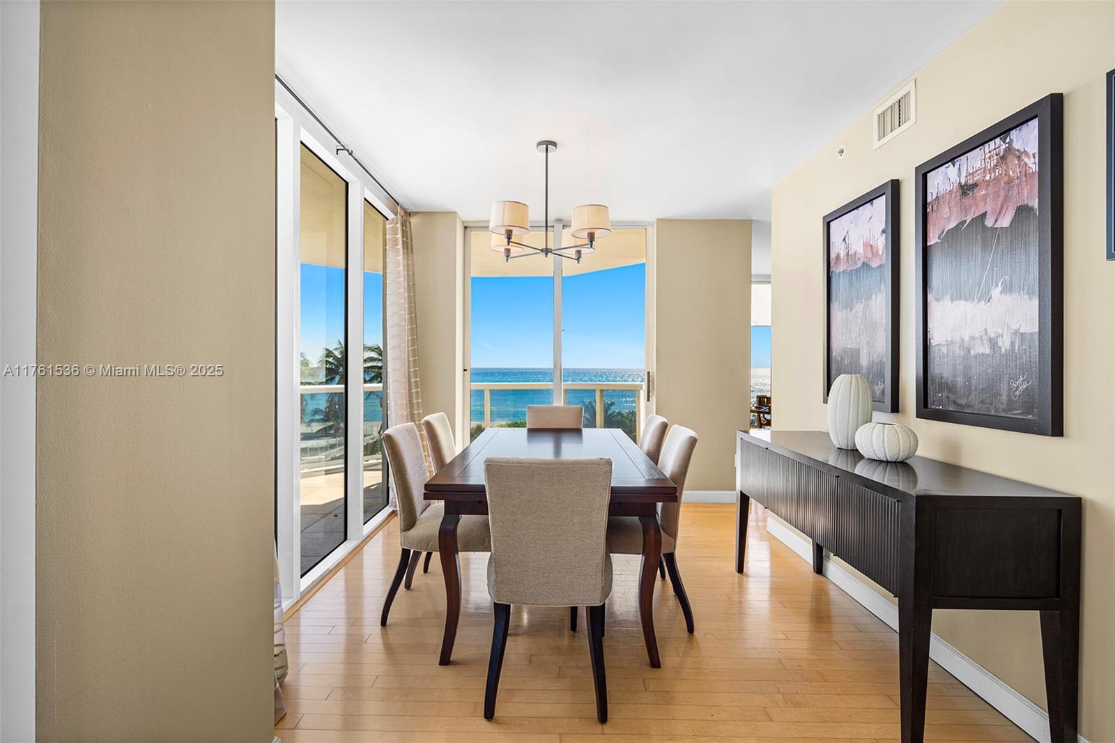 4779 Collins Ave 501