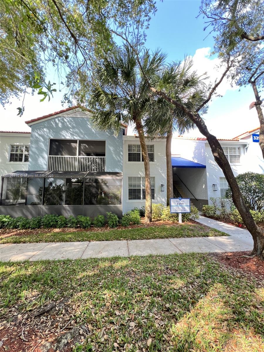 Spacious 2-bedroom 2-bathroom unit, located on the 2nd floor, with vaulted ceiling, split floor plan, open kitchen with granite counter-top and stainless-steel appliances, tile flooring throughout, and vinyl in the bedrooms. Gated community with clubhouse, swimming pool, tennis court, gym. Amazing location, close to shopping and excellent Schools. The rent includes water & internet. (move-in 1st month & security deposit)