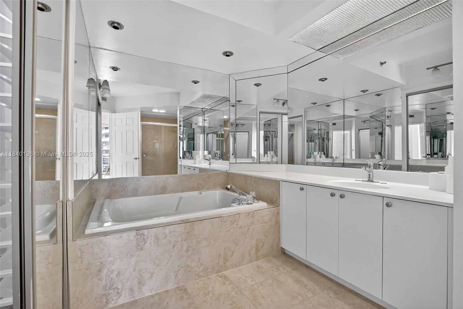 THE LANDMARK CONDO - Residential