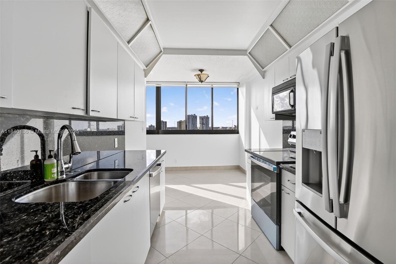 THE LANDMARK CONDO - Residential