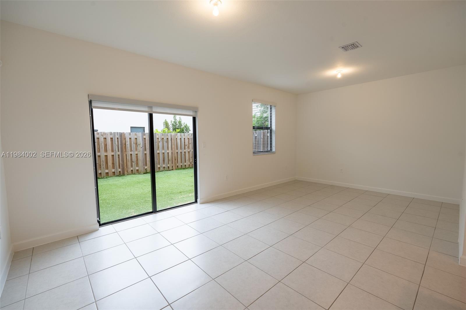 SILVER PALM RESIDENTIAL H - Residential Lease