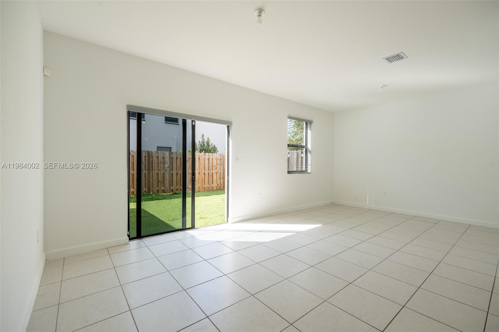 SILVER PALM RESIDENTIAL H - Residential Lease