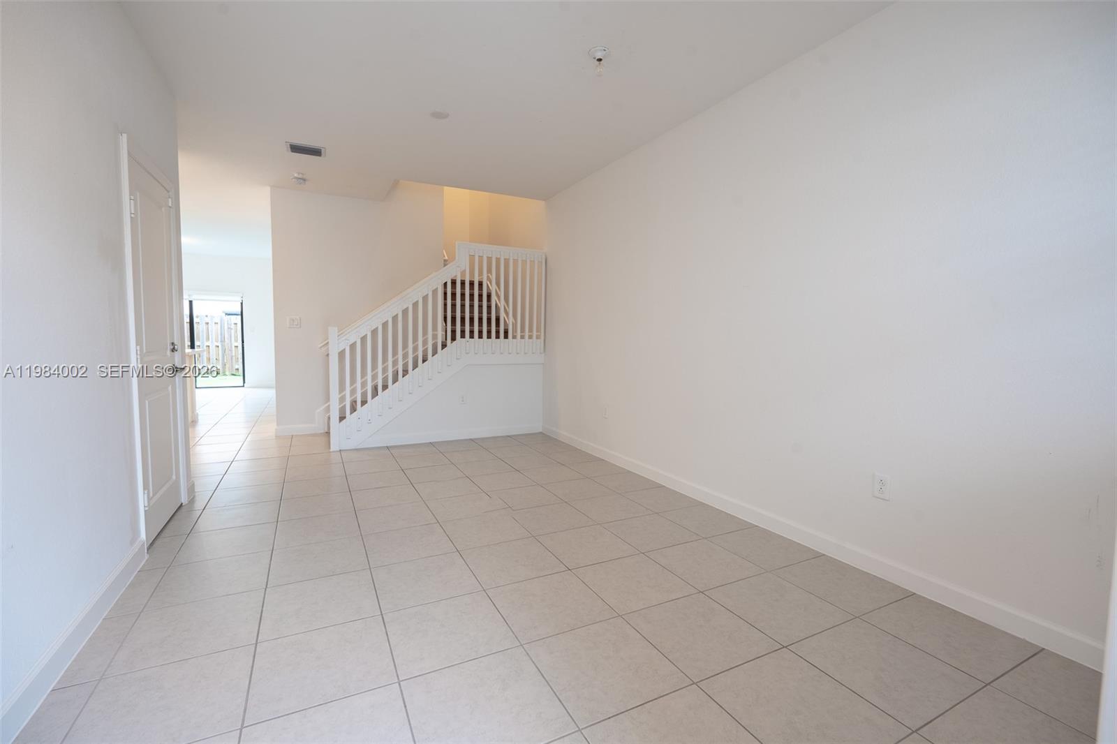 SILVER PALM RESIDENTIAL H - Residential Lease