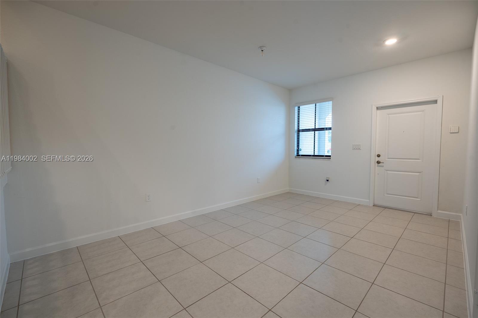 SILVER PALM RESIDENTIAL H - Residential Lease