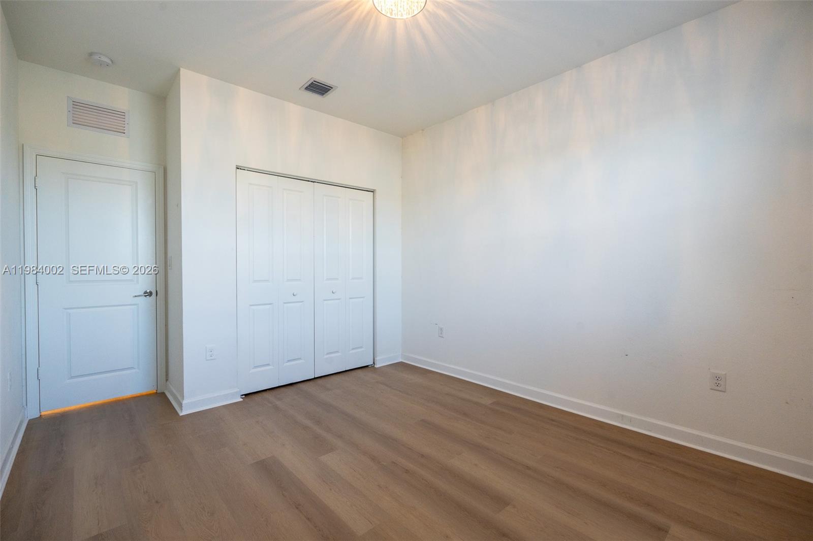 SILVER PALM RESIDENTIAL H - Residential Lease