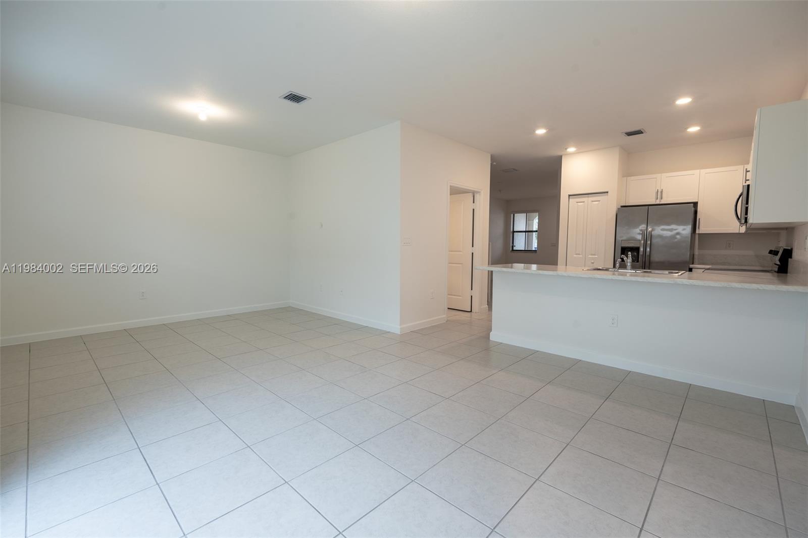 SILVER PALM RESIDENTIAL H - Residential Lease