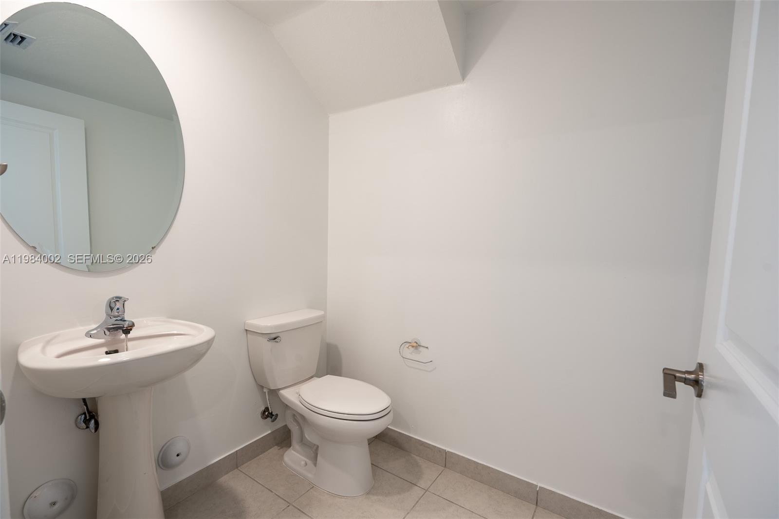 SILVER PALM RESIDENTIAL H - Residential Lease