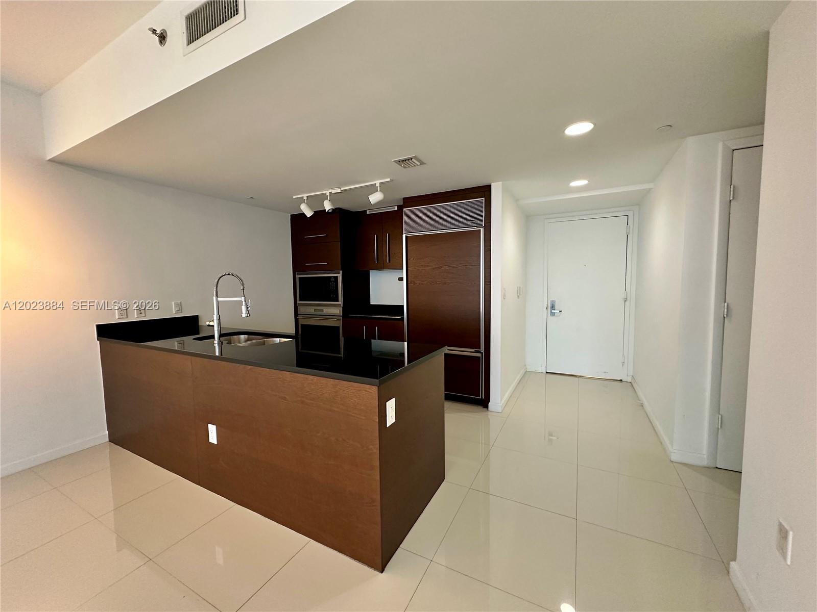 ICON BRICKELL - Residential