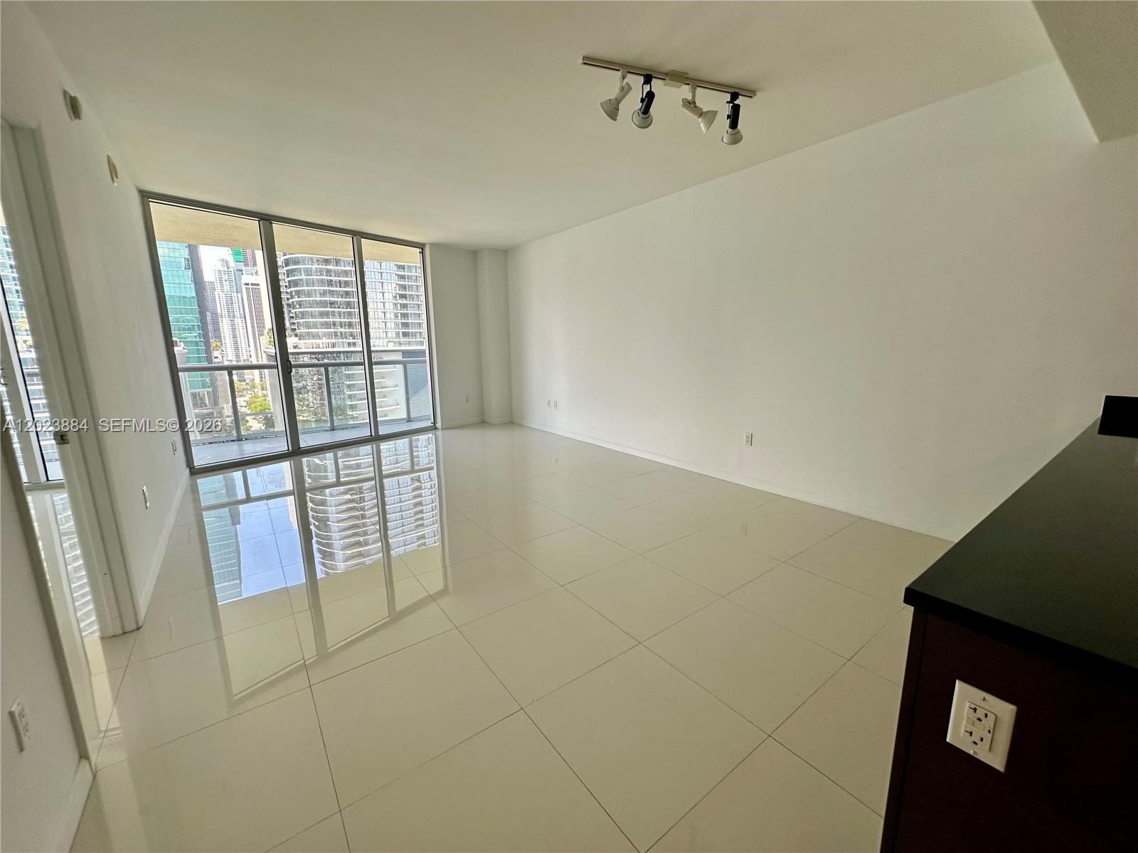 ICON BRICKELL - Residential