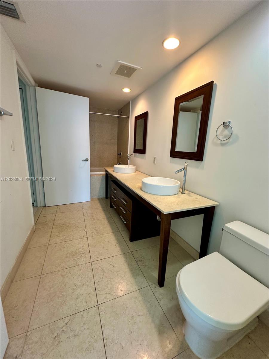 ICON BRICKELL - Residential