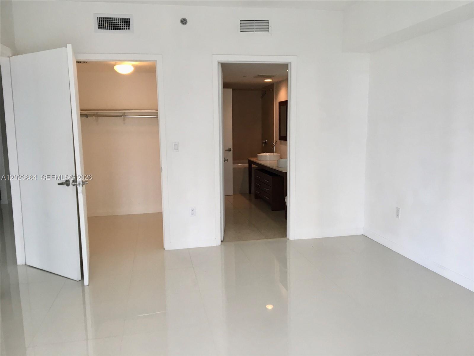 ICON BRICKELL - Residential
