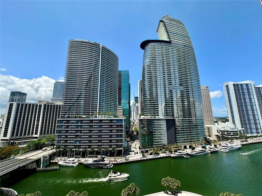 Large 1 bedroom with large balcony, amazing view of the Bay, river and Downtown Miami. Subzero refrigerator & Wolf appliances, white tile floors and impact windows. Five star amenities, gym, spa, pool, restaurants, concierge, valet. Close distance to restaurants & shops. Balcony is open!!