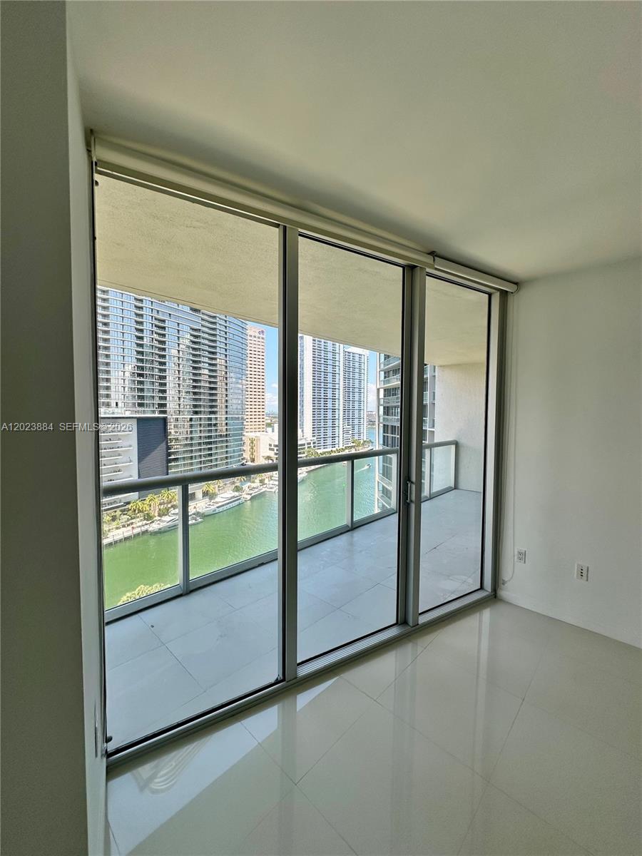 ICON BRICKELL - Residential