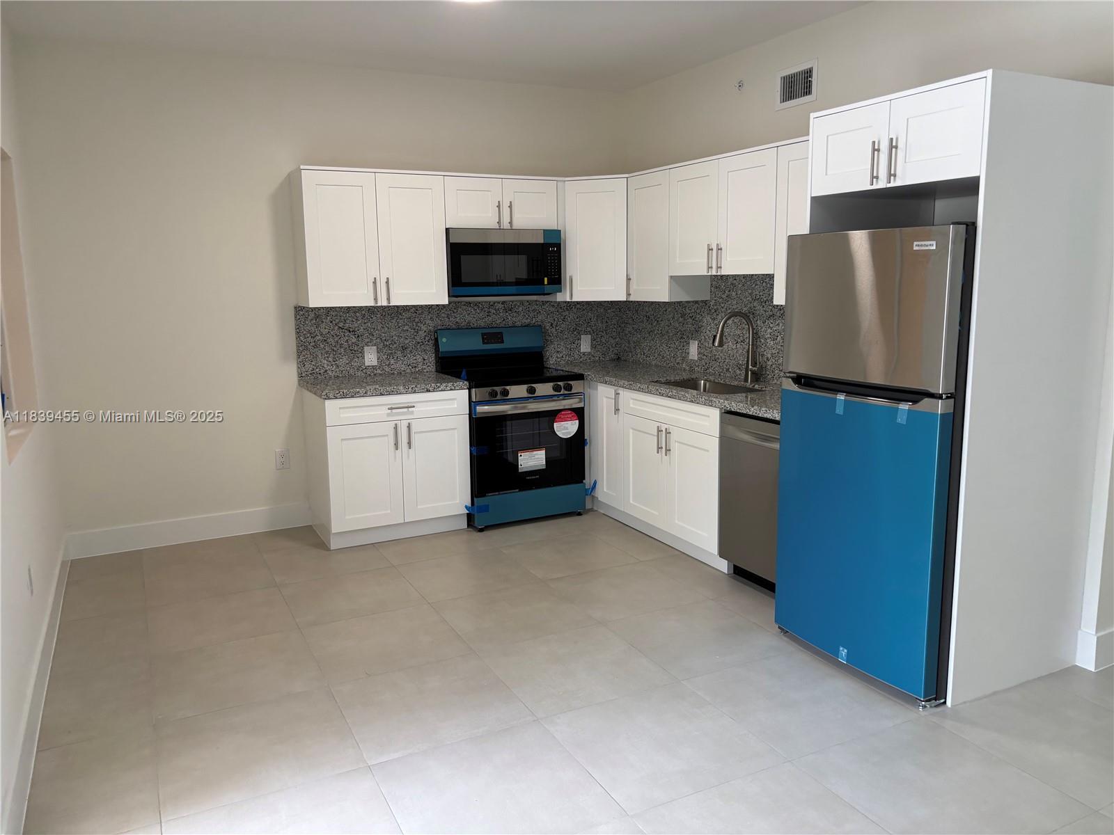 310 E 7th St 101-204