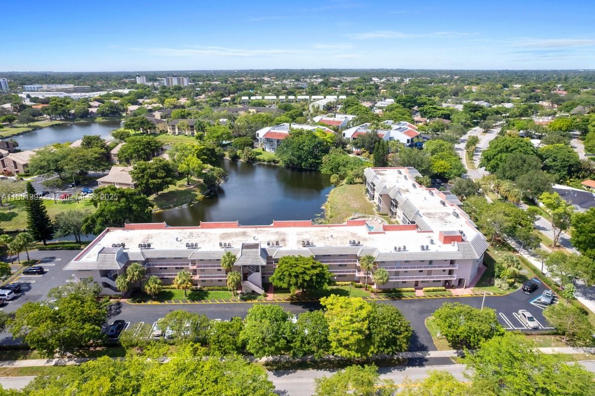 LAKE FOREST CONDO - Residential