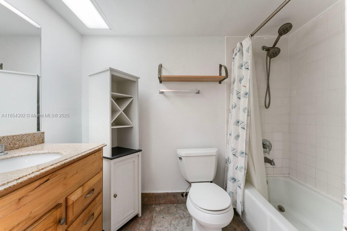 LAKE FOREST CONDO - Residential