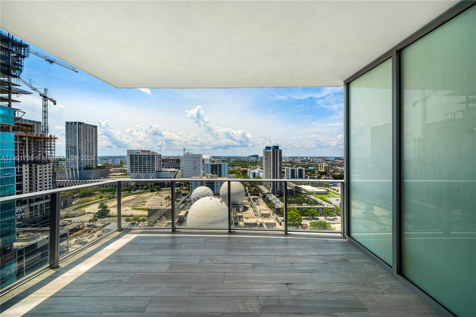 PARAMOUNT MIAMI WORLDCENT - Residential