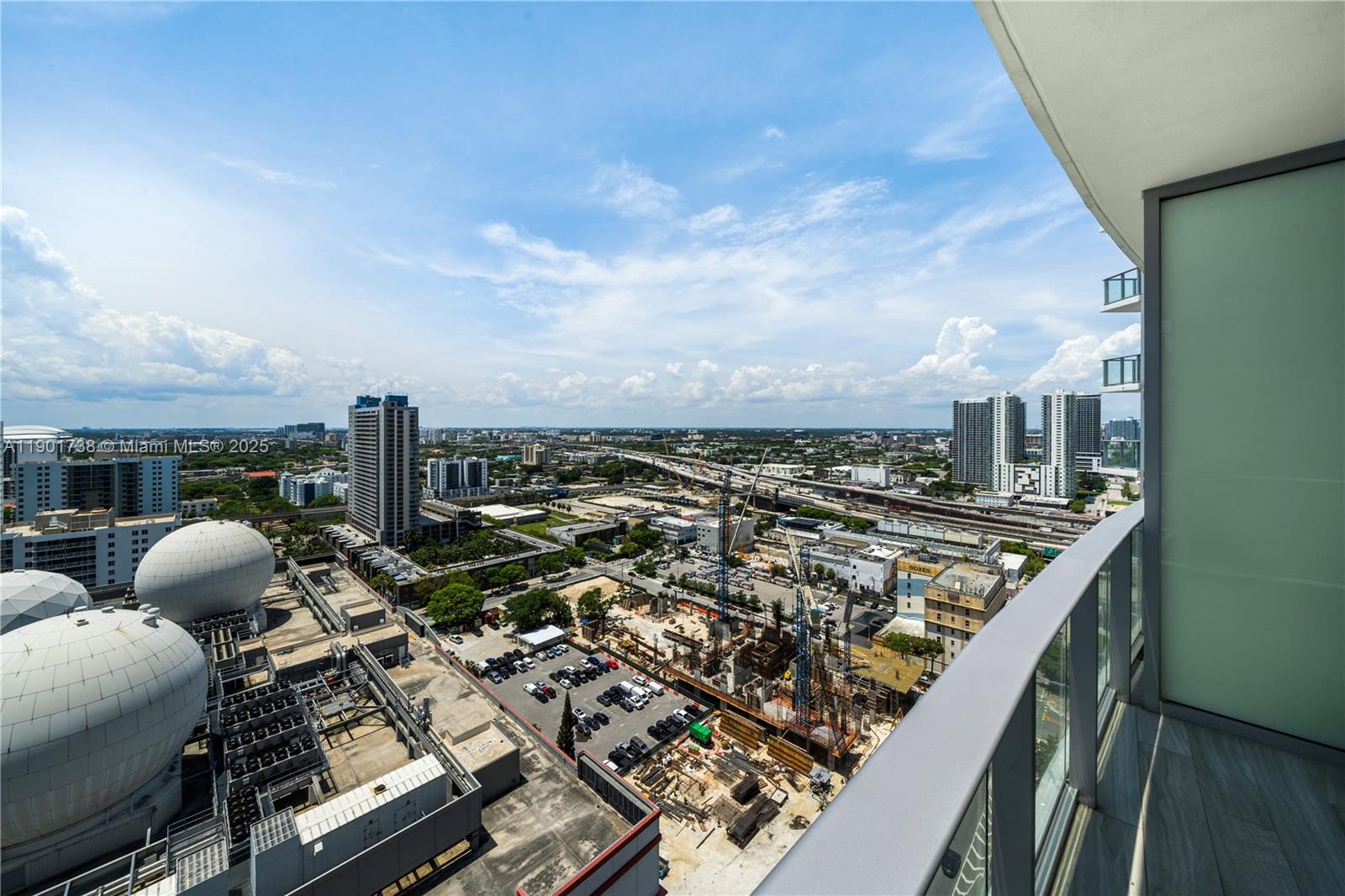 PARAMOUNT MIAMI WORLDCENT - Residential