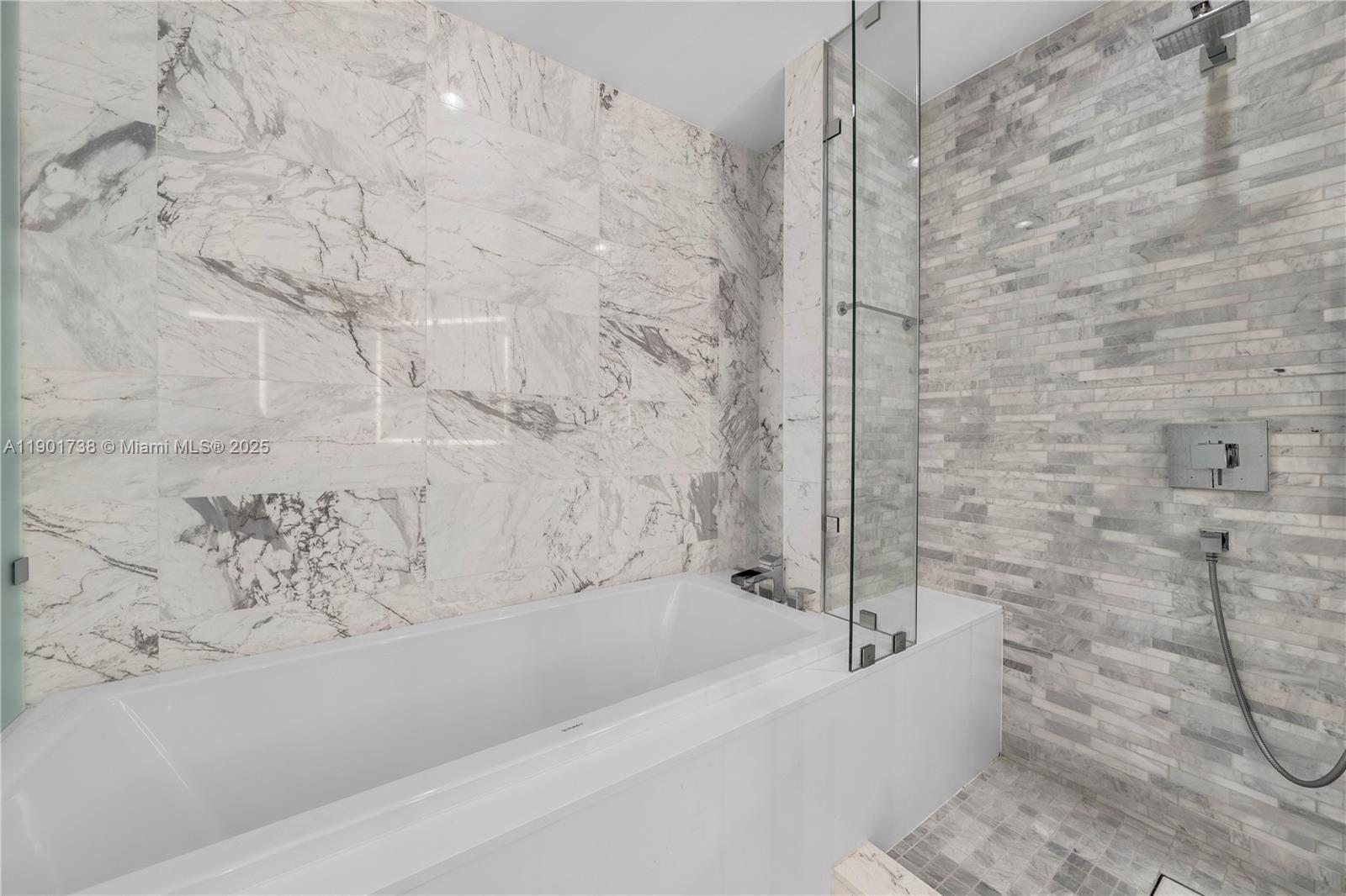 PARAMOUNT MIAMI WORLDCENT - Residential