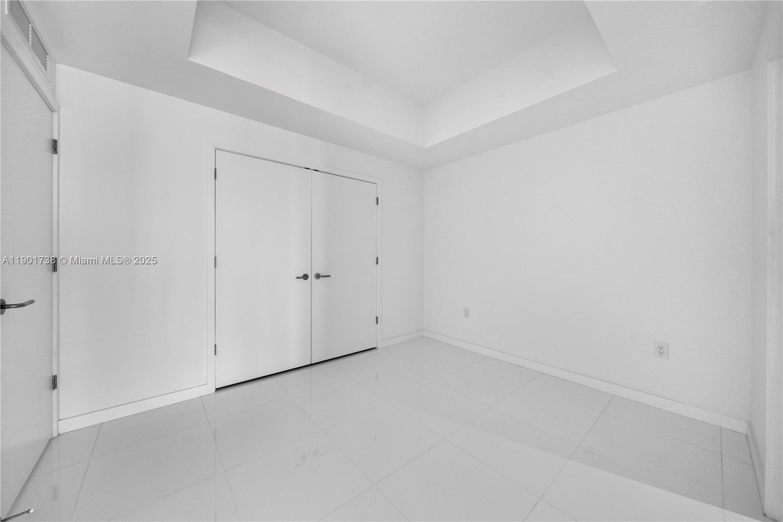 PARAMOUNT MIAMI WORLDCENT - Residential