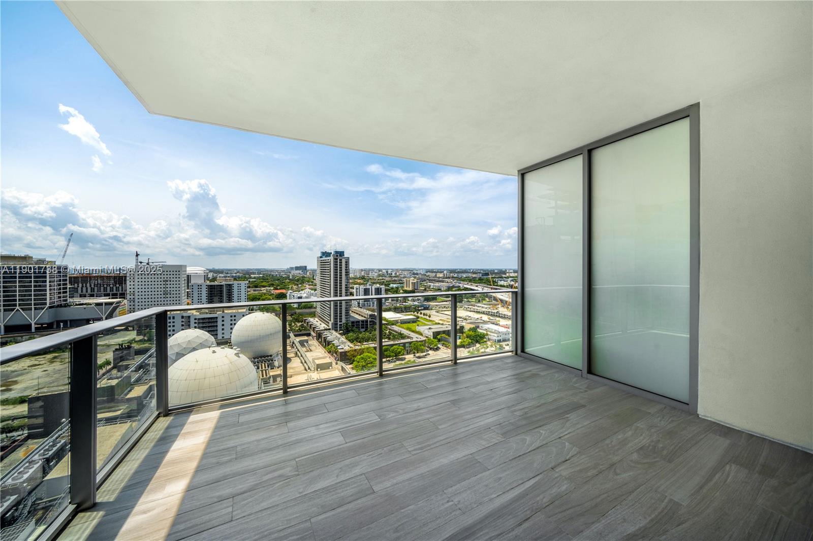 PARAMOUNT MIAMI WORLDCENT - Residential