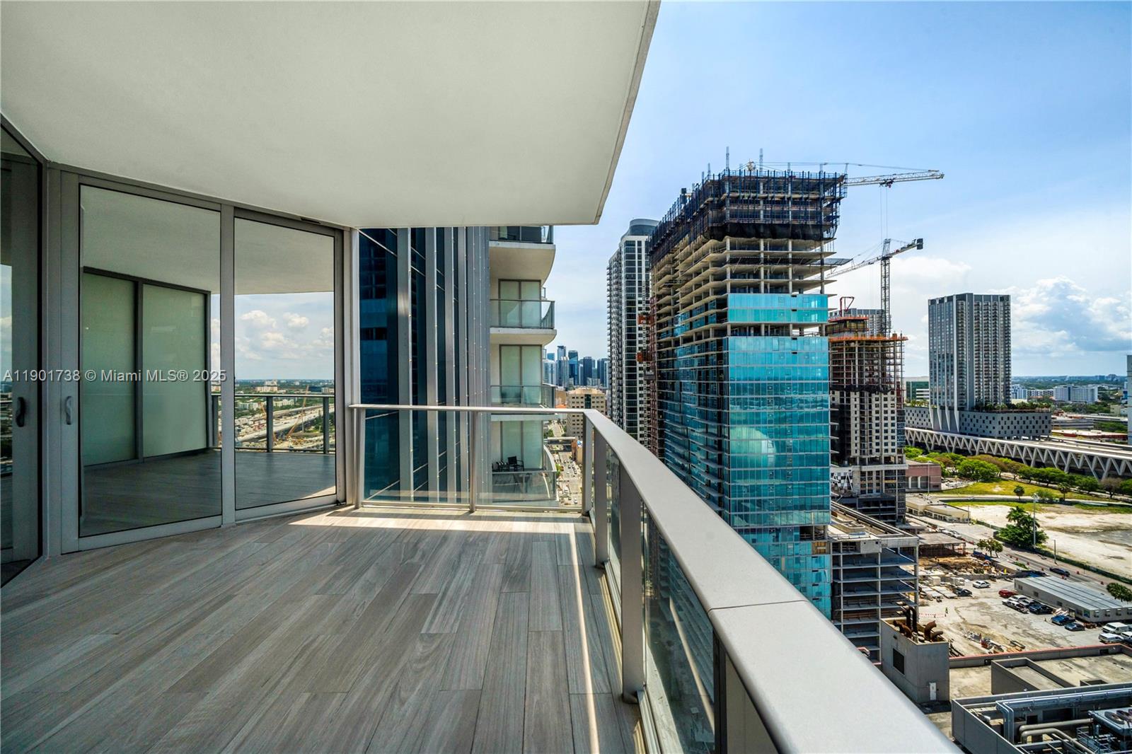 PARAMOUNT MIAMI WORLDCENT - Residential